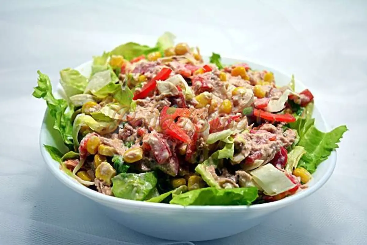 Salată de ton
